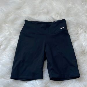 Nike mid-rise biker shorts